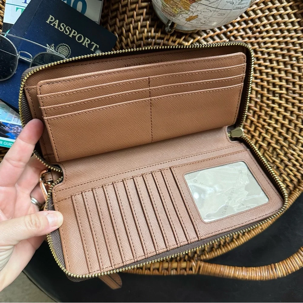 Michael Kors Jet Set Travel Large Signature Logo Continental Wristlet Wallet